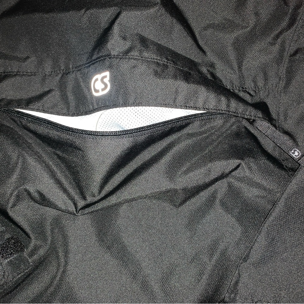 CS Black Jacket L Hooded Performance Wear Lightweight Packable Pockets Zip EUC - Picture 6 of 9